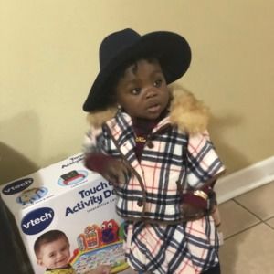 Meet your Posher, Deborah